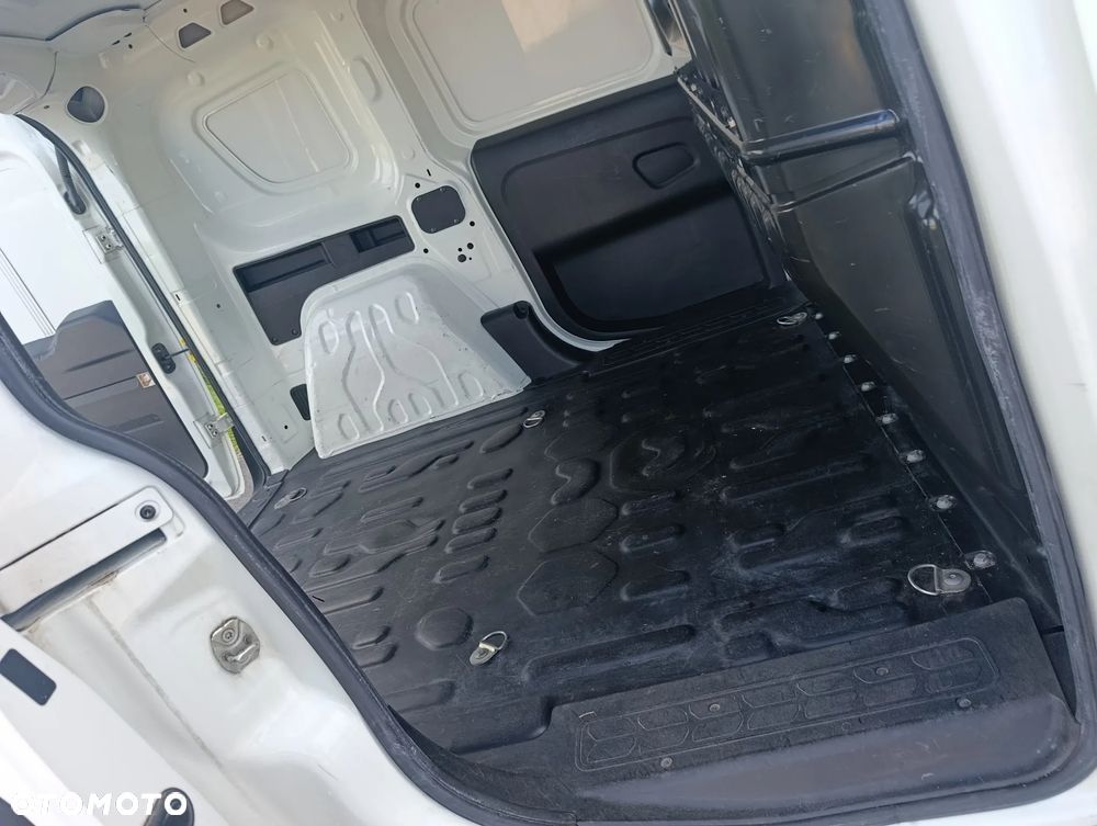 Opel COMBO - 13