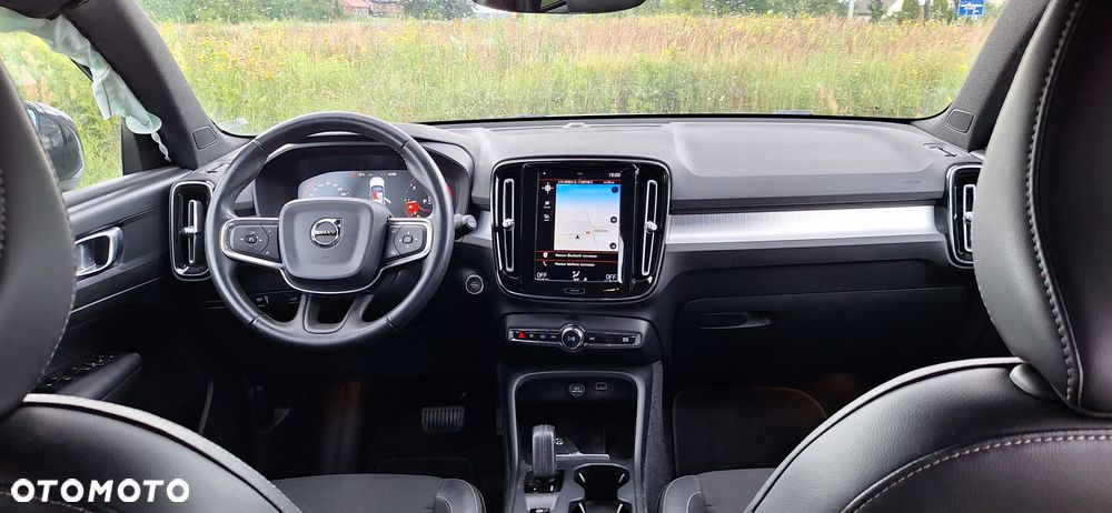 Volvo XC 40 D3 Geartronic Momentum Pro - 17