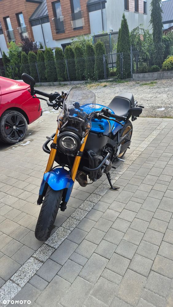 Yamaha XSR - 6