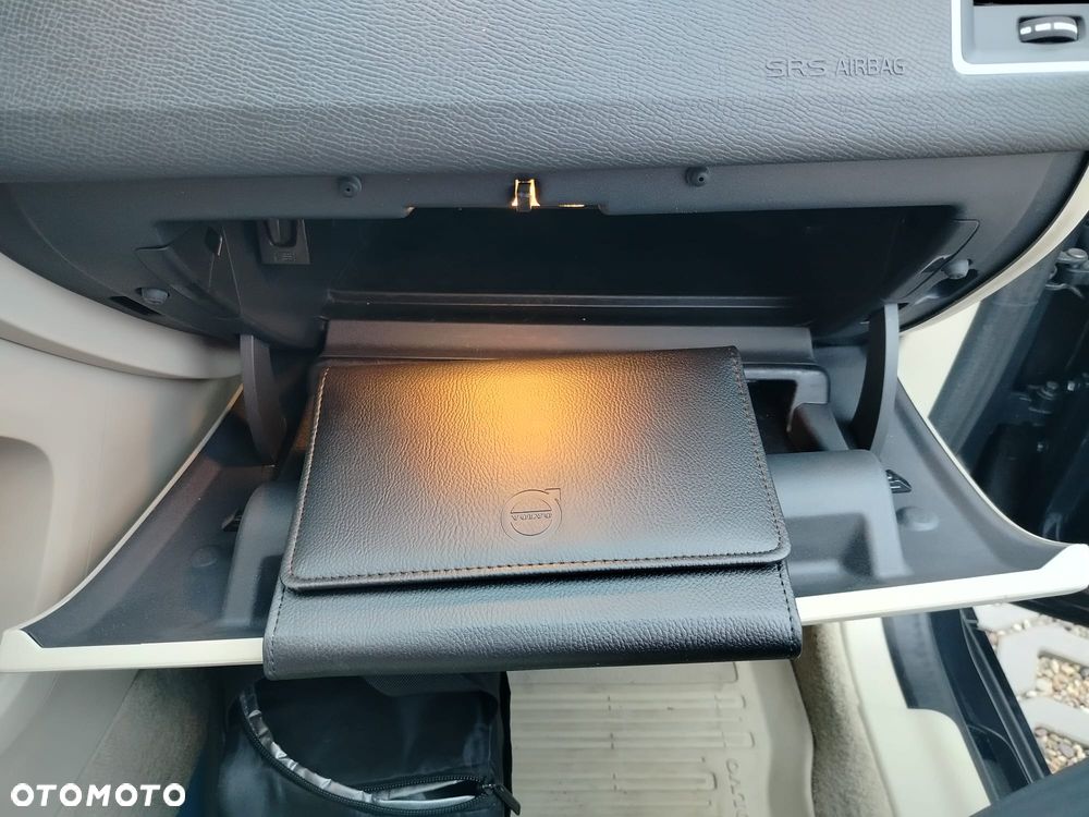 Volvo XC 60 T5 AWD Momentum EU6 - 24