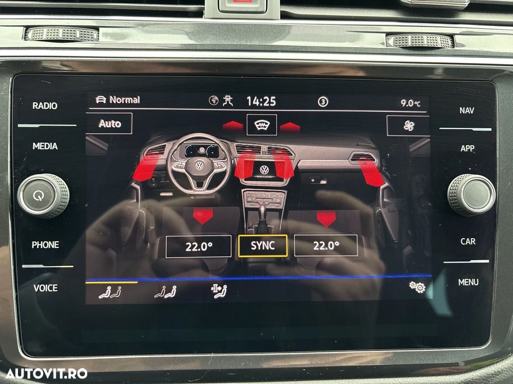 Volkswagen Tiguan 2.0 TDI SCR 4MOTION DSG Elegance - 28