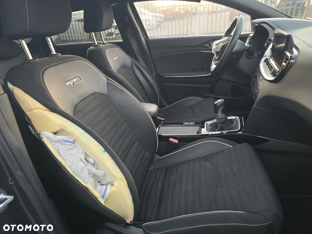 Kia ProCeed 1.5 T-GDI OPF GT LINE - 33