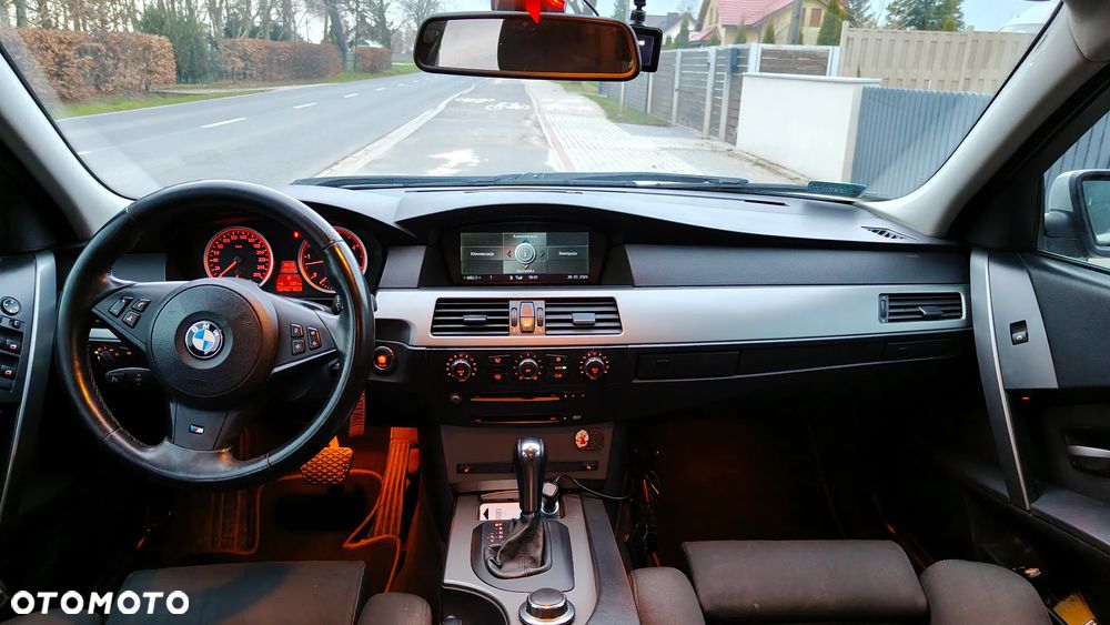 BMW Seria 5 525d - 9