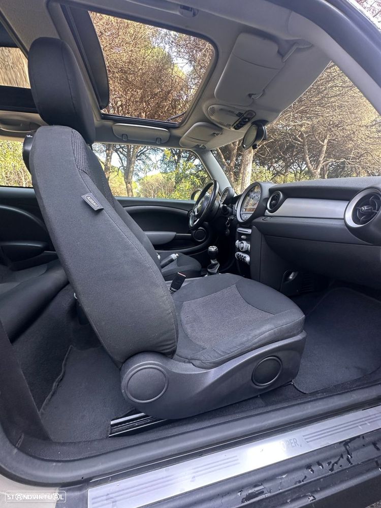 MINI 3 Portas Cooper D - 13