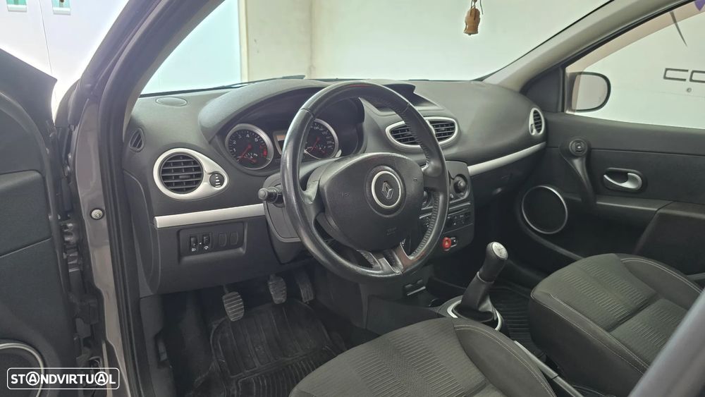 Renault Clio 1.2 16V Fairway - 13