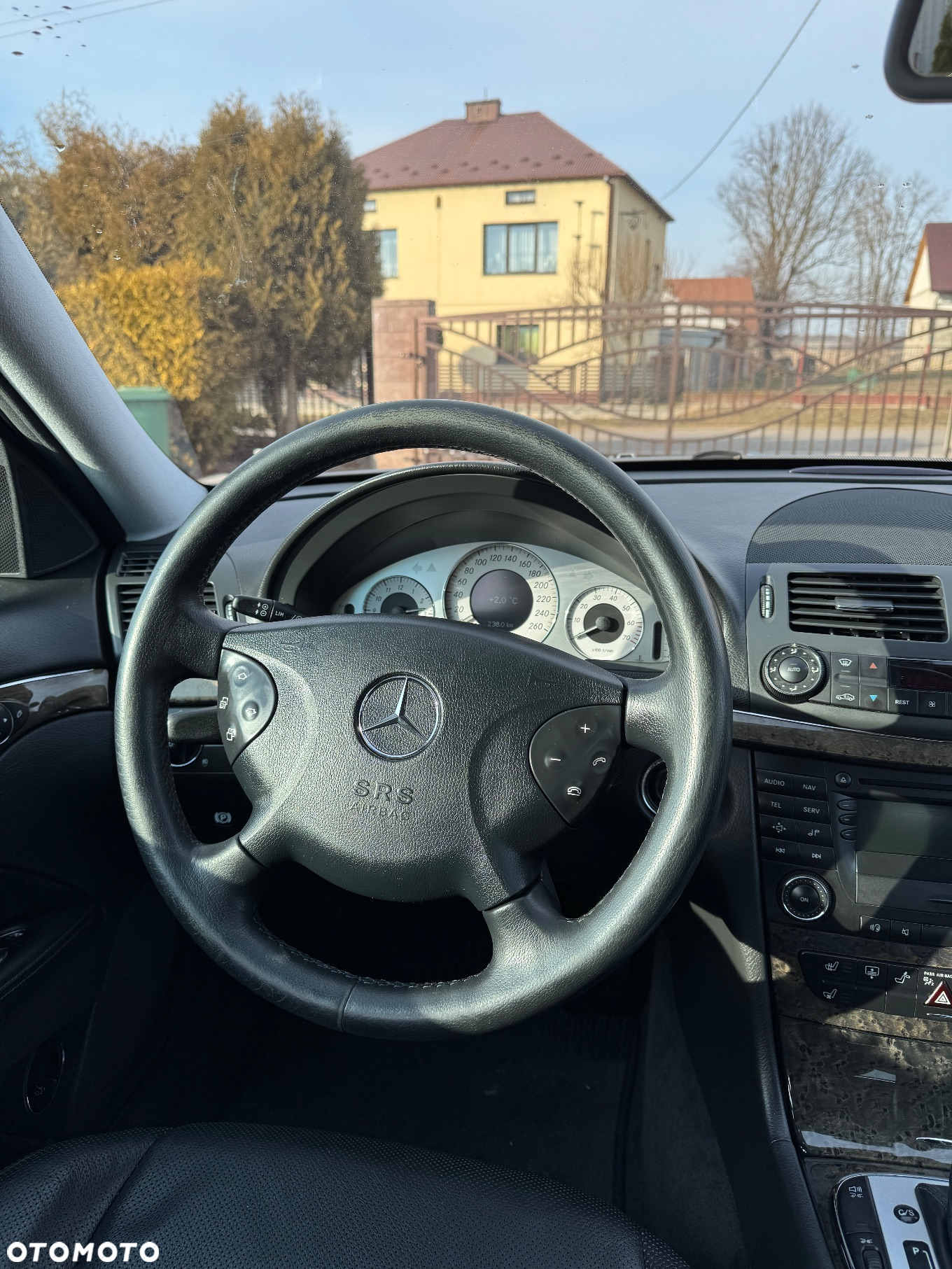 Mercedes-Benz Klasa E 500 4-Matic T Elegance - 8