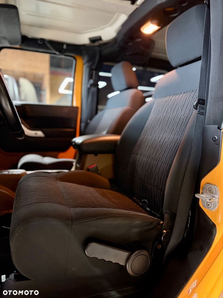 Jeep Wrangler 3.6 Sahara EU6 - 31