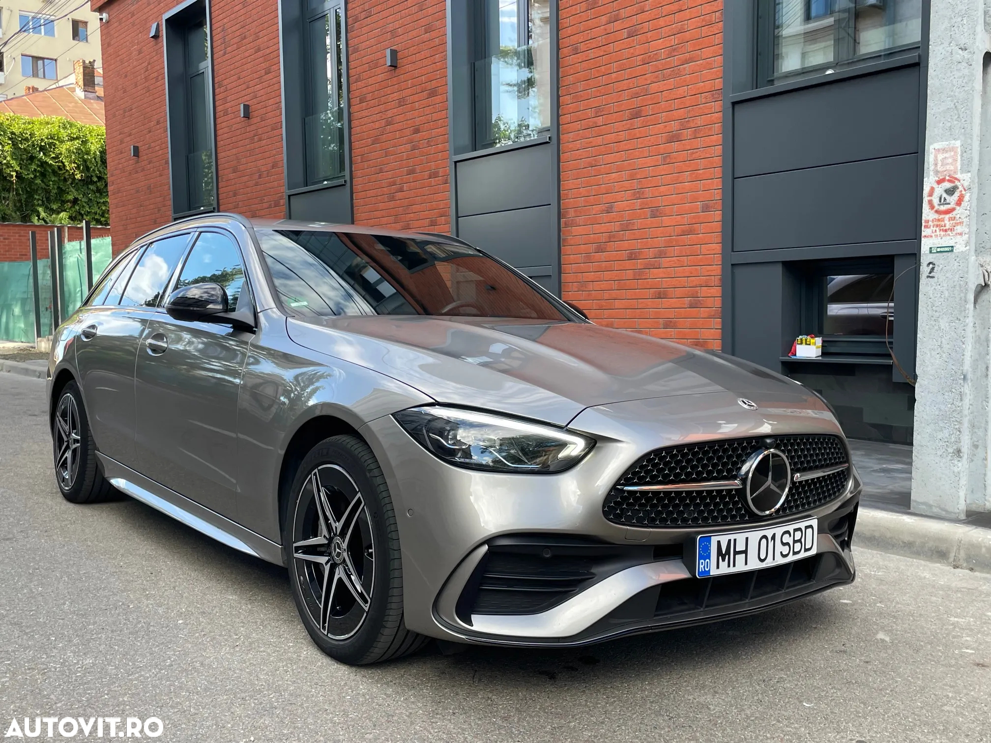 Mercedes-Benz C 300 e 9G-TRONIC AMG Line - 2