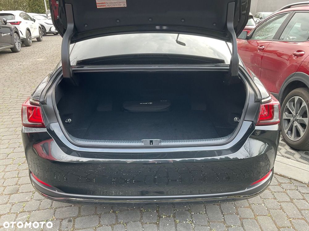 Lexus ES 300h F Sport Edition - 35