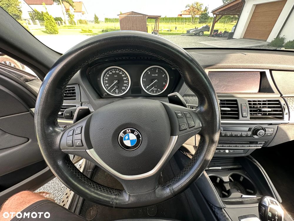 BMW X6 xDrive40d - 9