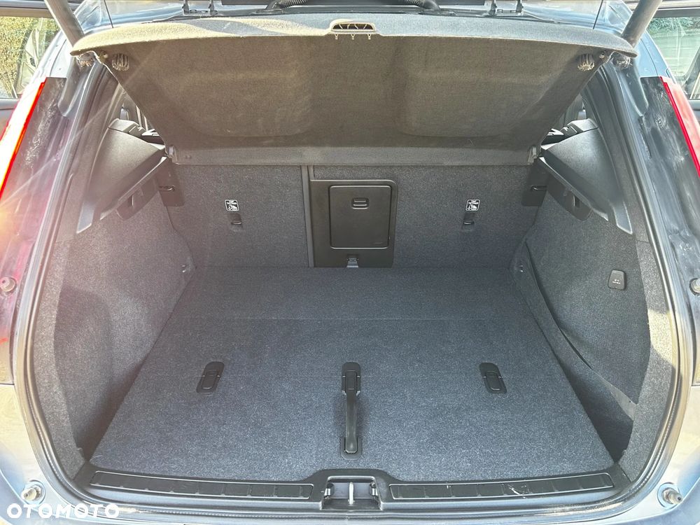 Volvo XC 40 D4 AWD Geartronic Momentum - 33