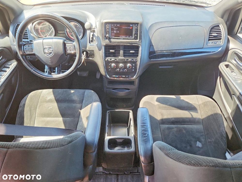Dodge Grand Caravan - 7