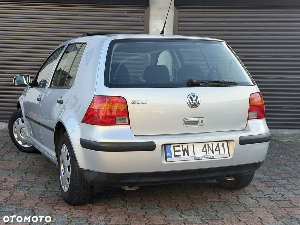 Volkswagen Golf - 8