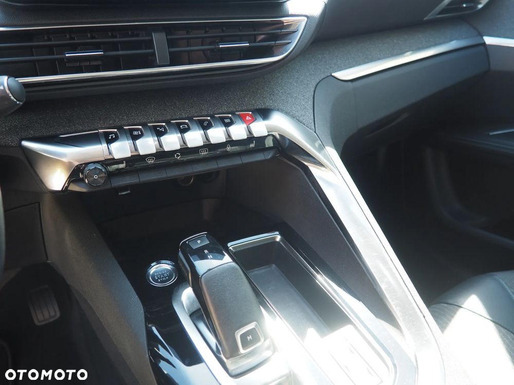 Peugeot 5008 1.5 BlueHDi Allure Pack S&S EAT8 - 26