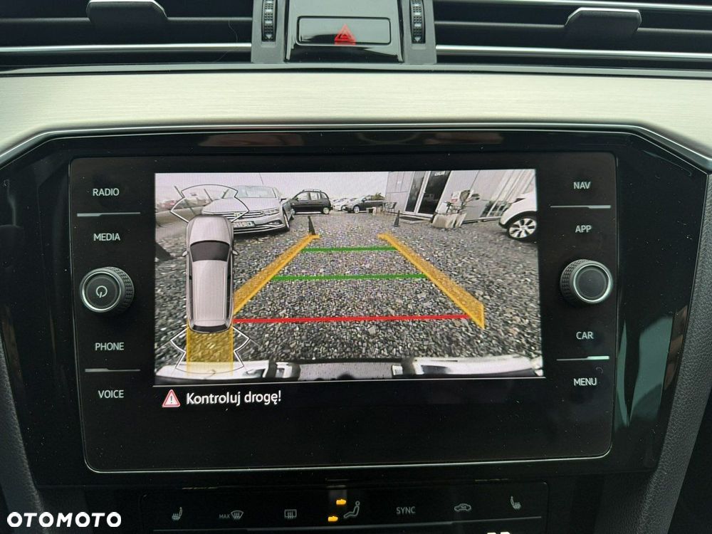 Volkswagen Passat - 34