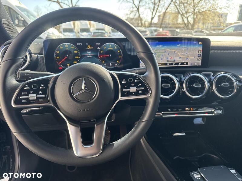 Mercedes-Benz CLA 200 7G-DCT - 11