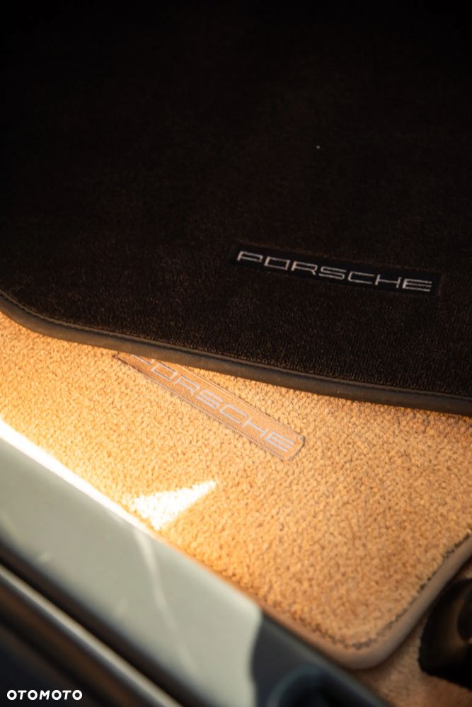 Porsche 911 - 25
