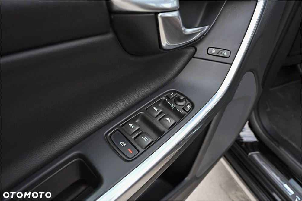 Volvo V60 Cross Country D4 Geartronic Summum - 25