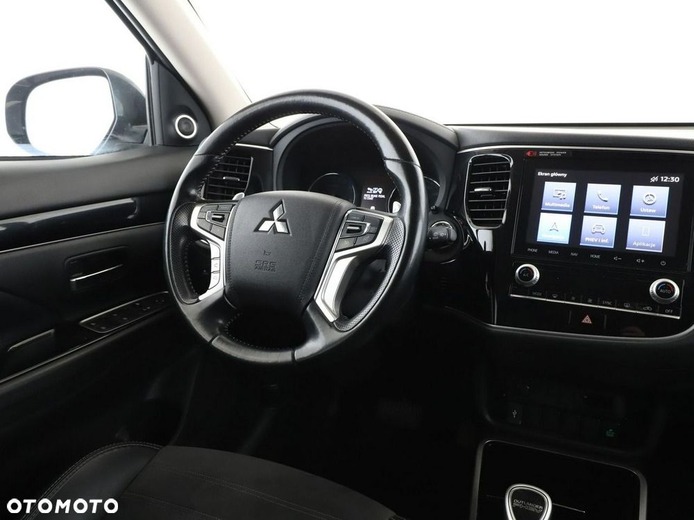 Mitsubishi Outlander 2.4 4WD - 18