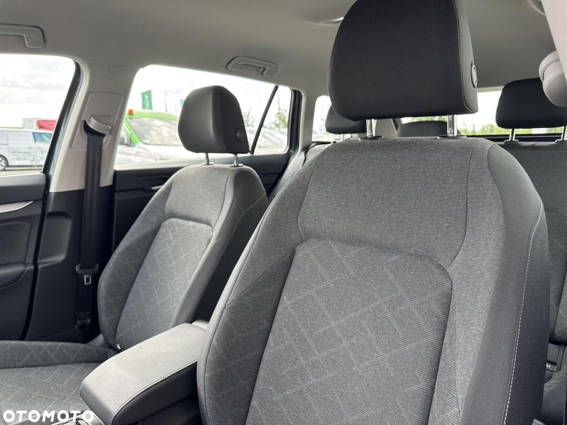 Volkswagen Golf - 12