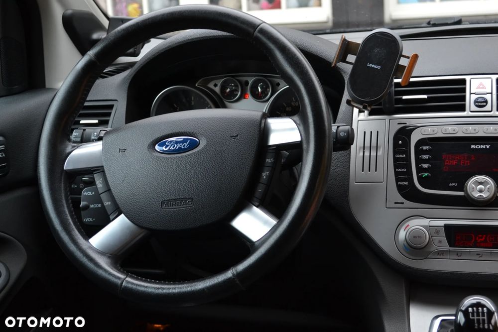 Ford Kuga - 28
