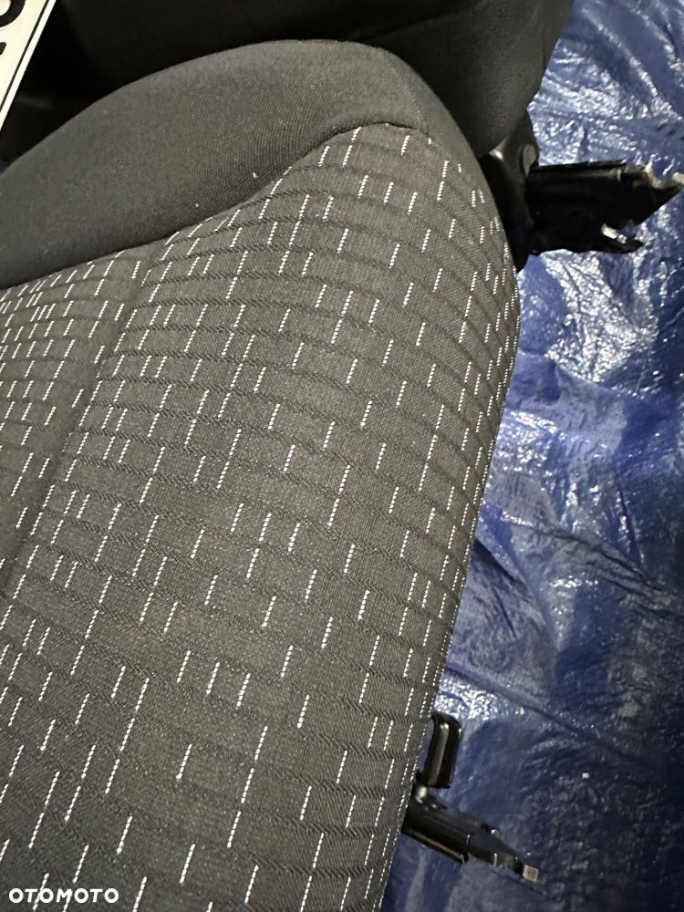 Mercedes 447 metris fotel comfort kanapa ławka  trójka 2+1 koziołek  kanapa EQV v klasa Vito - 2