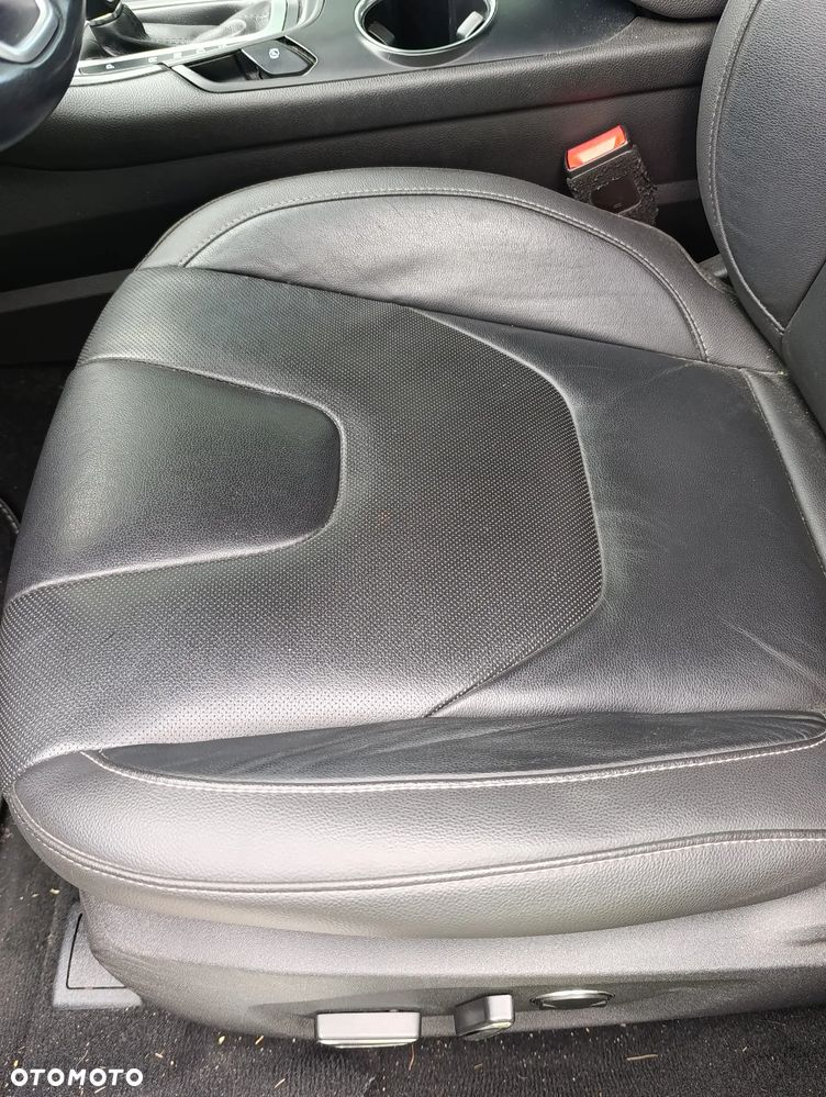 Ford Mondeo 2.0 TDCi Titanium PowerShift - 16