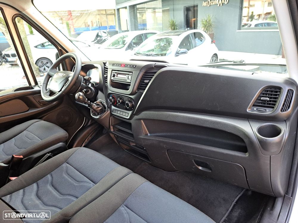 Iveco Daily 35C16 2.3 C/Plataforma - 18