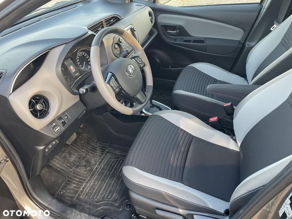 Toyota Yaris - 16
