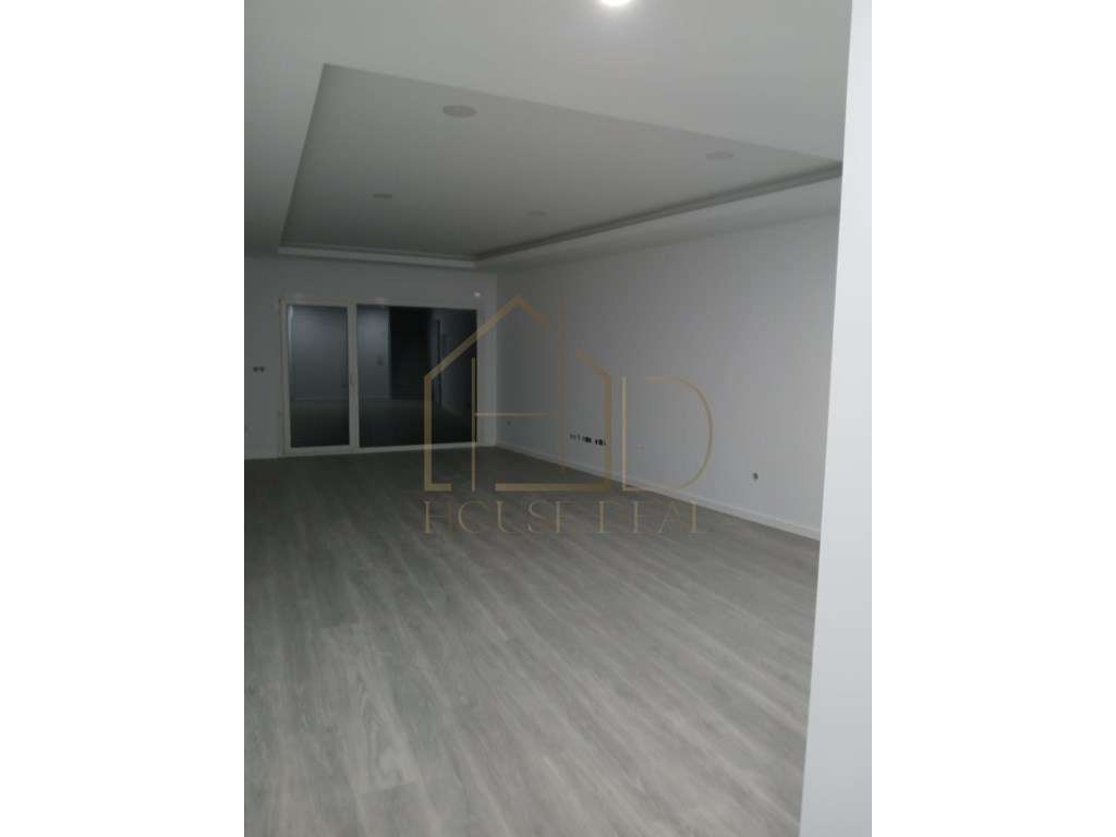 Moradia T3+1 com Pérgola. Fernão Ferro - Grande imagem: 4/25