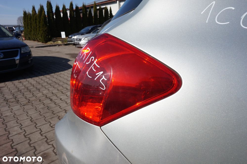LAMPA TYLNA PRAWA AURIS E15 I 5D HB  TOYOTA 2006-2009 - 3