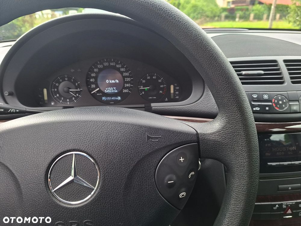 Mercedes-Benz Klasa E 200 Kompressor Automatik Classic - 28