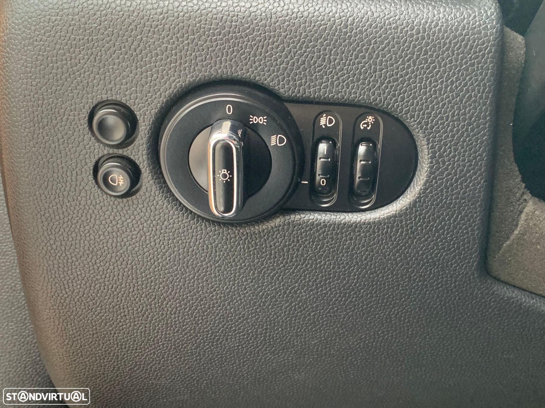 MINI 3 Portas Cooper D - 26