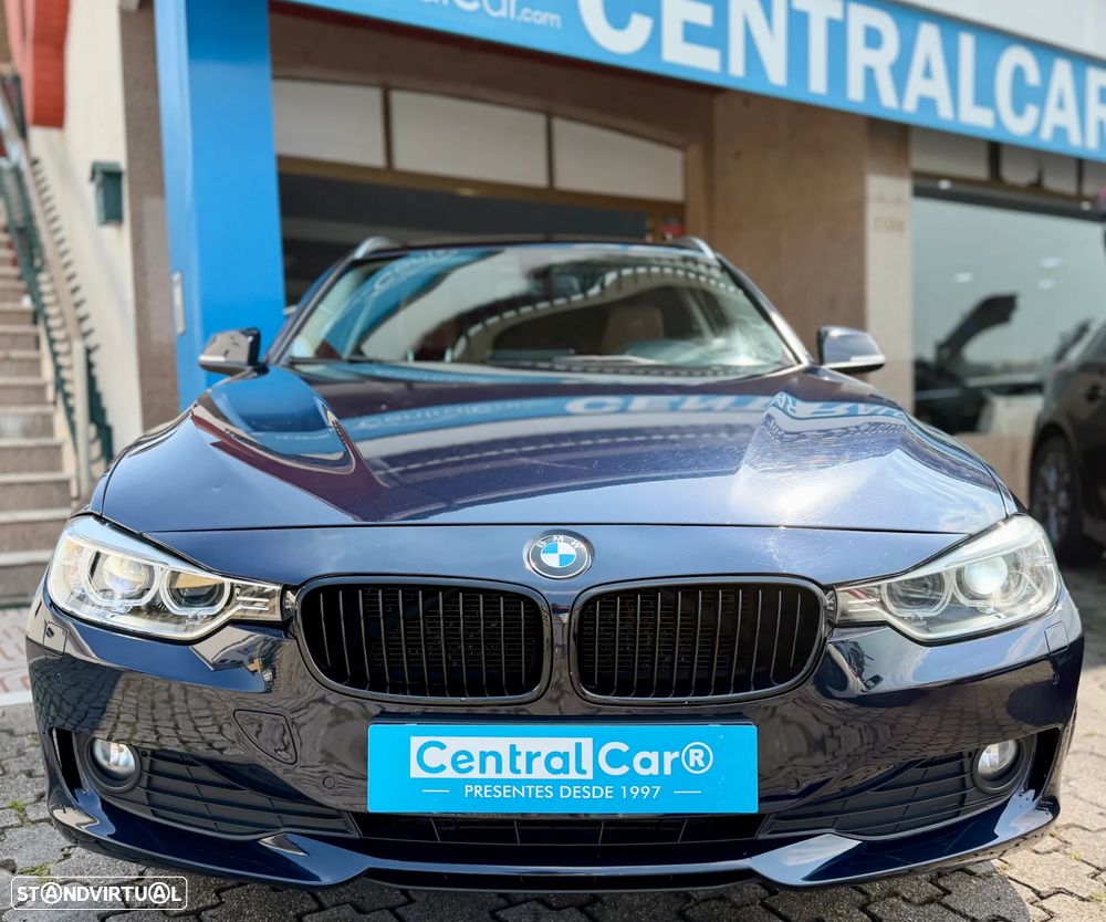 BMW 320 d Auto Line Luxury - 3