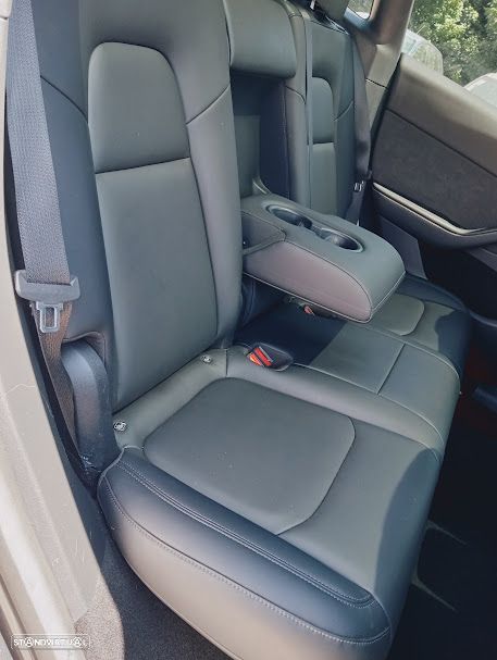 Tesla Model Y Long Range Dual Motor AWD - 7