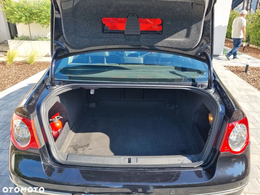 Volkswagen Passat 2.0 TDI DPF Highline - 5