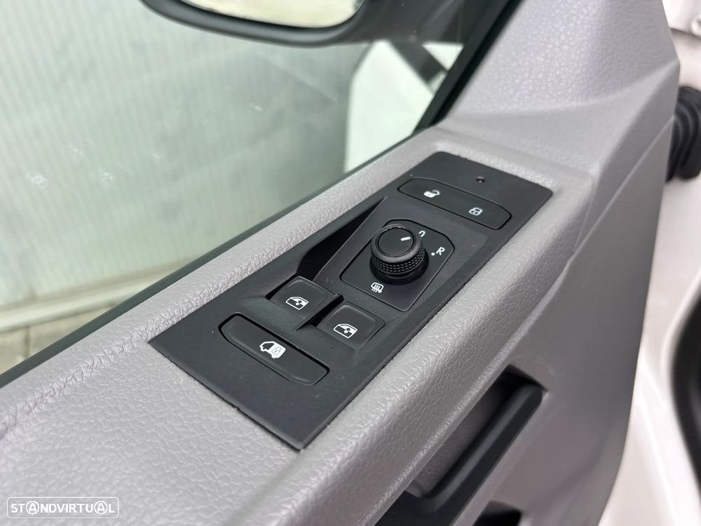 VW Transporter - 17