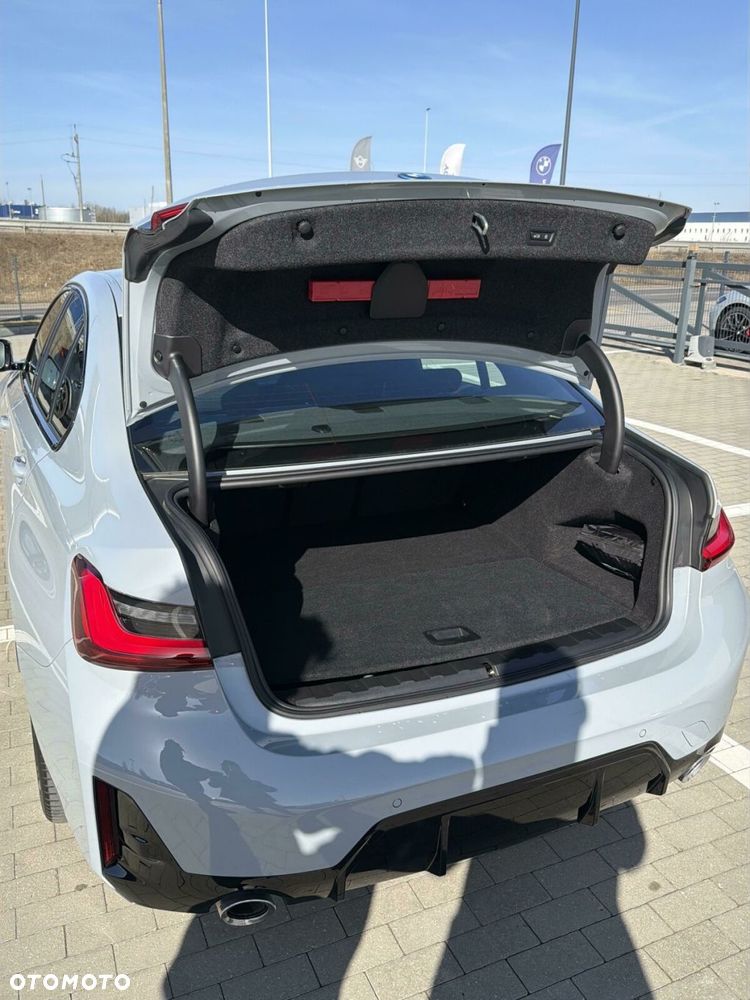 BMW Seria 3 330e PHEV M Sport - 28