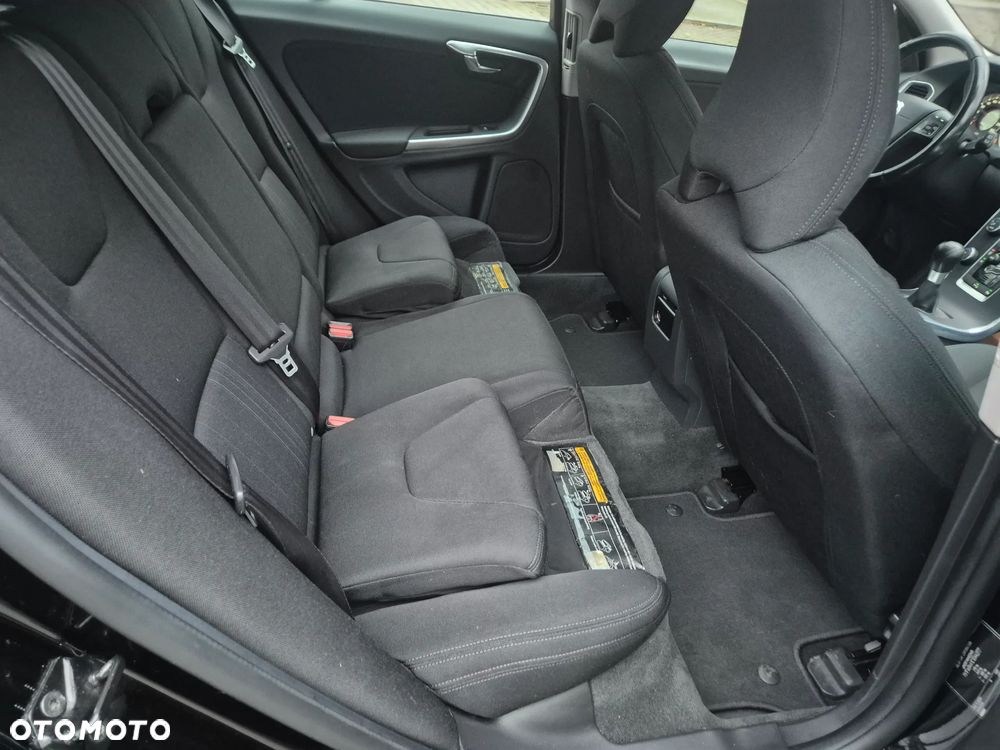 Volvo V60 DRIVe - 13