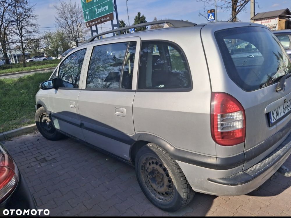 Opel Zafira 1.8 16V Comfort - 1