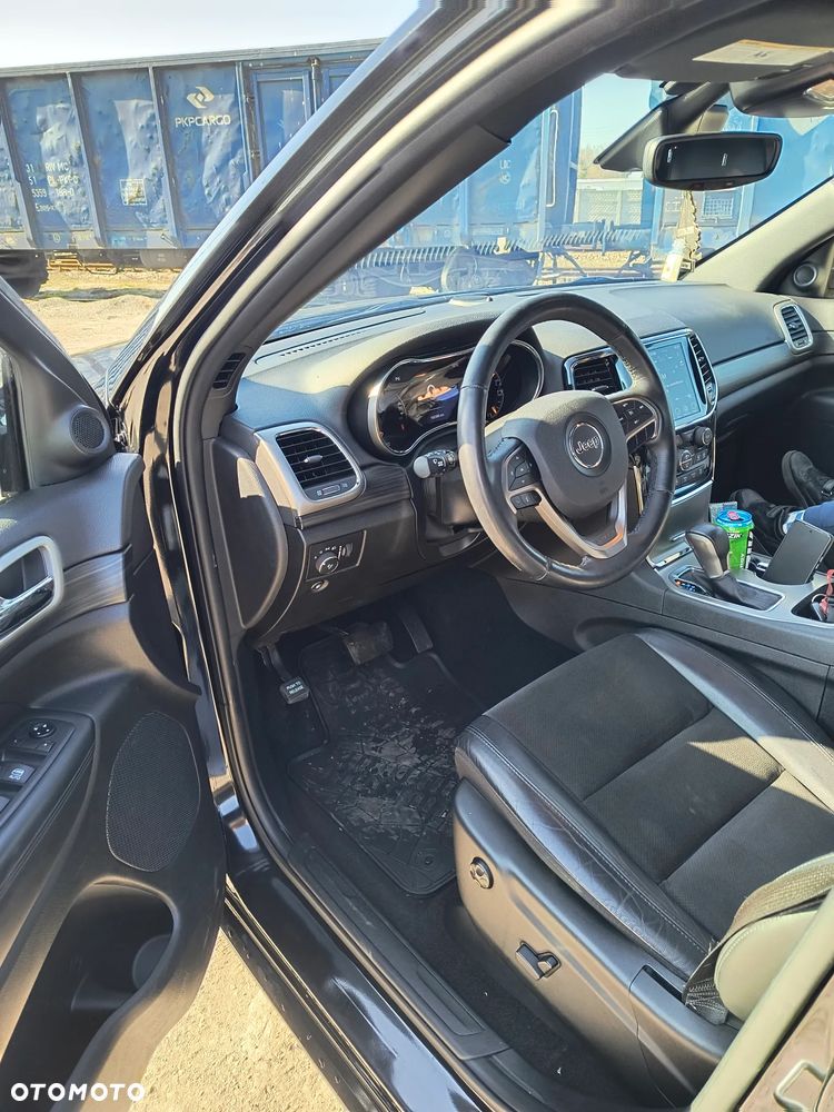 Jeep Grand Cherokee - 8