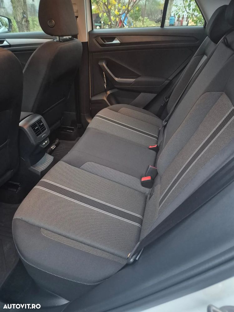 Volkswagen T-Roc 1.5 TSI Design - 24
