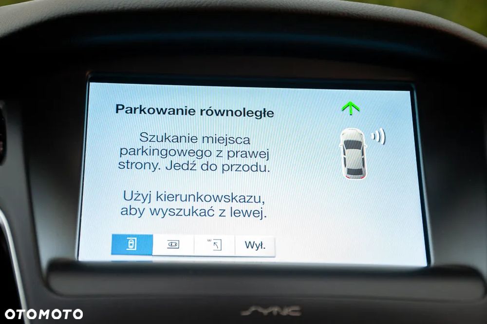 Ford Focus SW 1.5 EcoBoost S&S ST-LINE - 24