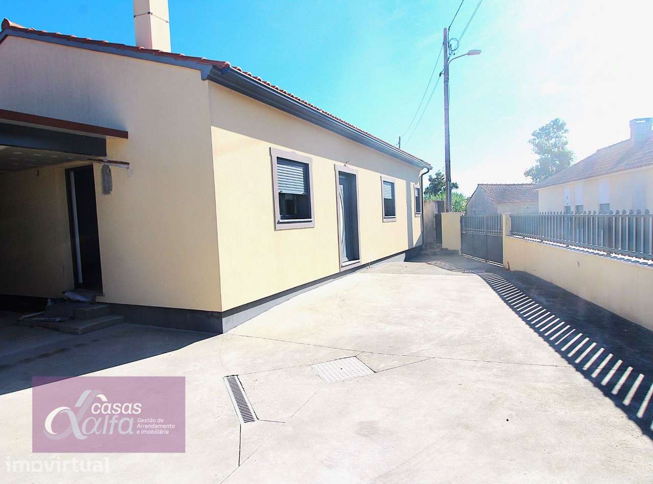 Moradia V2 remodelada em Carvide - Grande imagem: 2/12