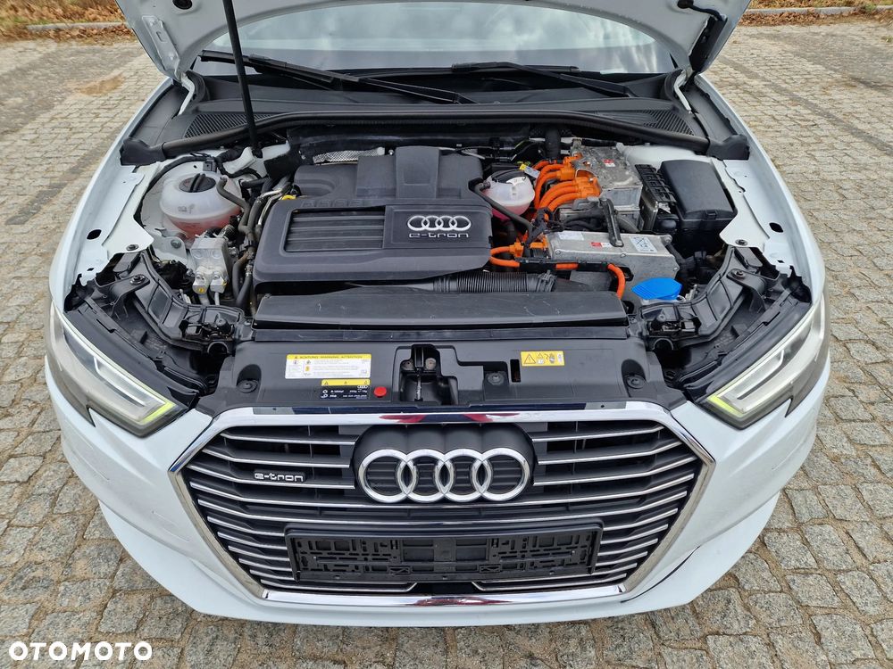 Audi A3 Sportback 1.4 TFSI e-tron S tronic - 11