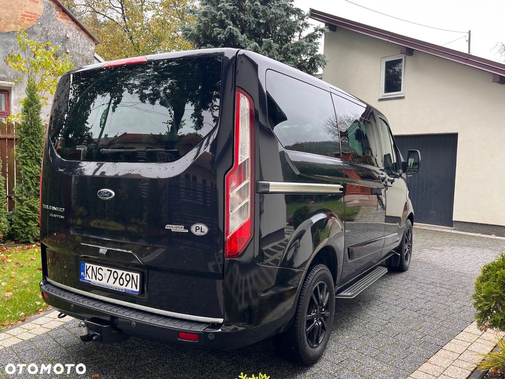 Ford Tourneo Custom - 16