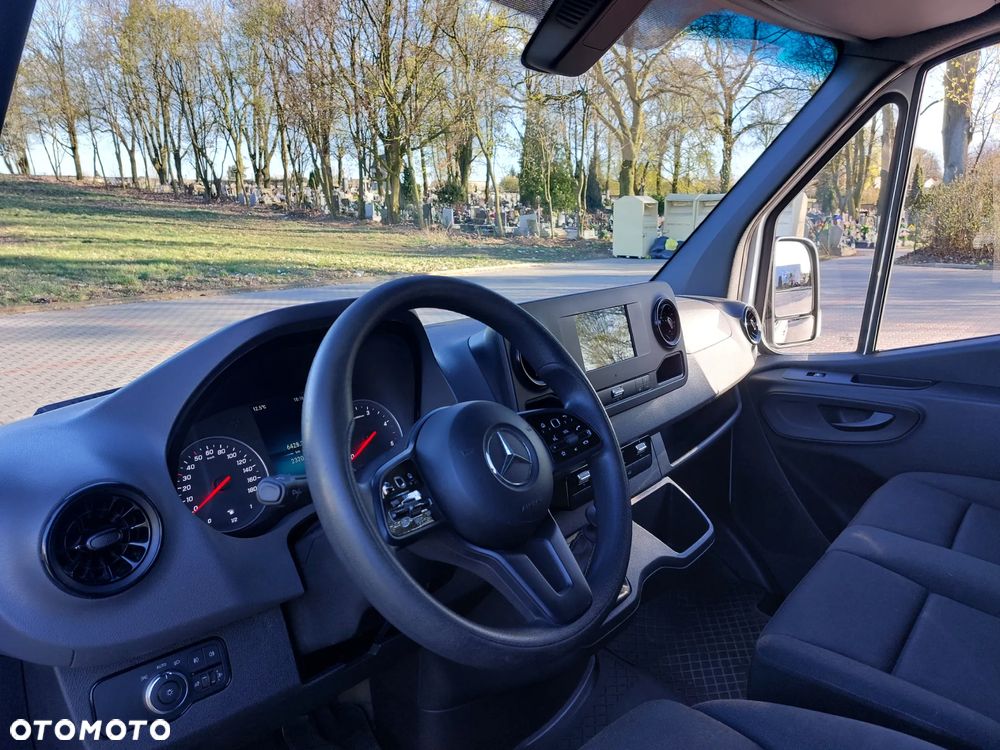 Mercedes-Benz Sprinter - 8