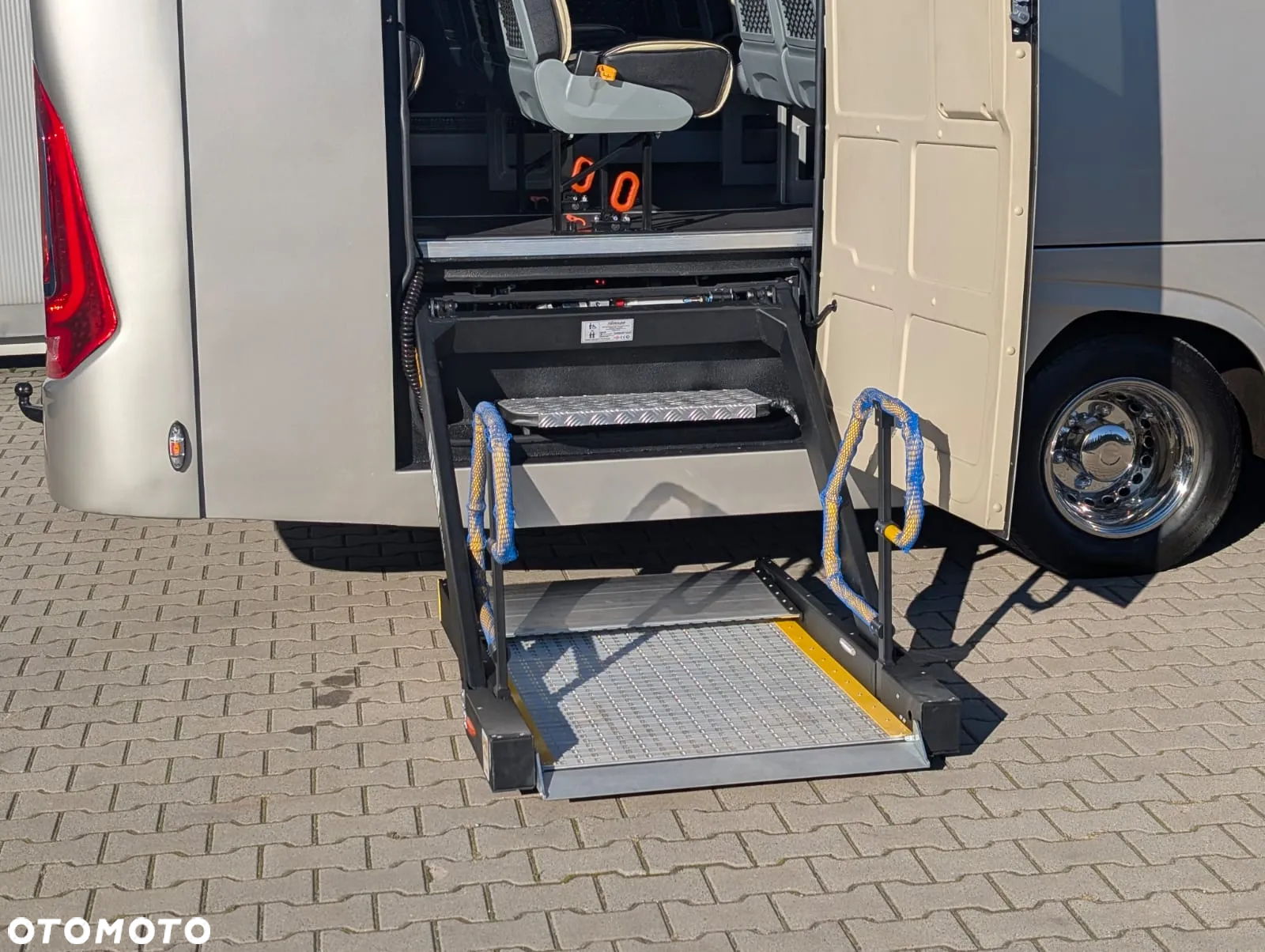 Mercedes-Benz Sprinter 519 - 9