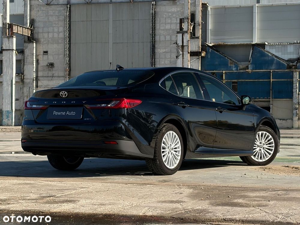 Toyota Camry - 10