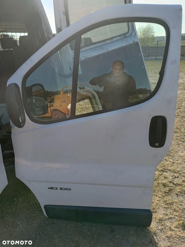 Drzwi prawe lewe boczne przednie przód Trafic II Vivaro Primastar - 3